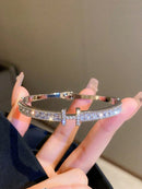 Fashionable Luxury Bracelet for Women, Elegant Versatile Statement Accessory