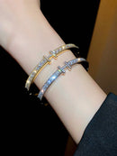 Fashionable Luxury Bracelet for Women, Elegant Versatile Statement Accessory